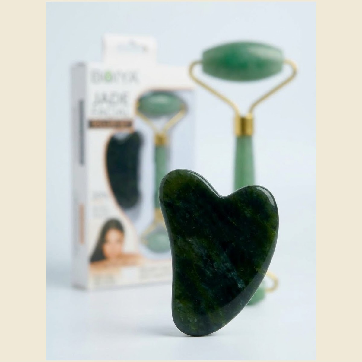 Set de Massage Facial Anti-Âge : Rouleau de Jade & Gua Sha